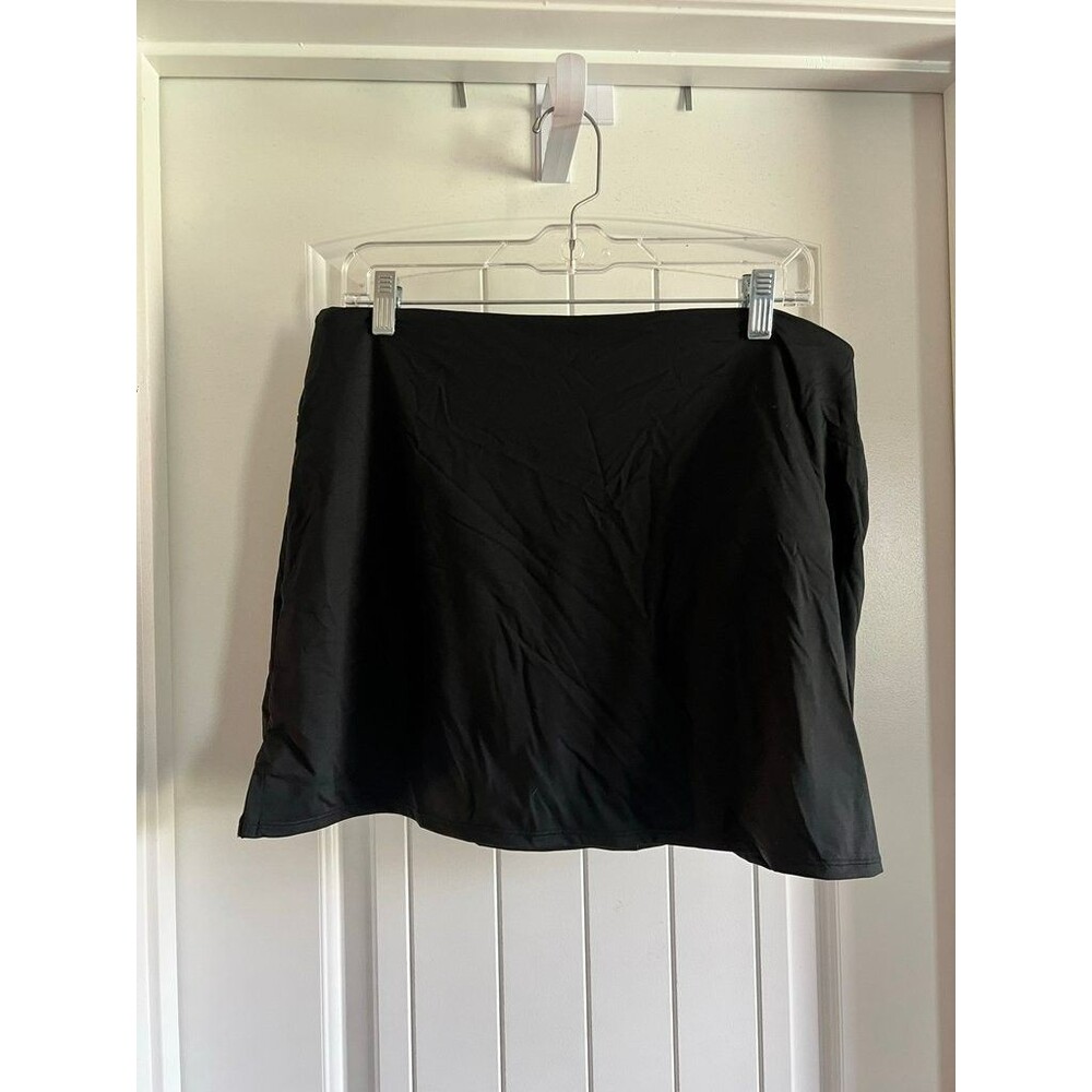 Athleta Black Athletic Skirt With Built In Underwear- Size XL